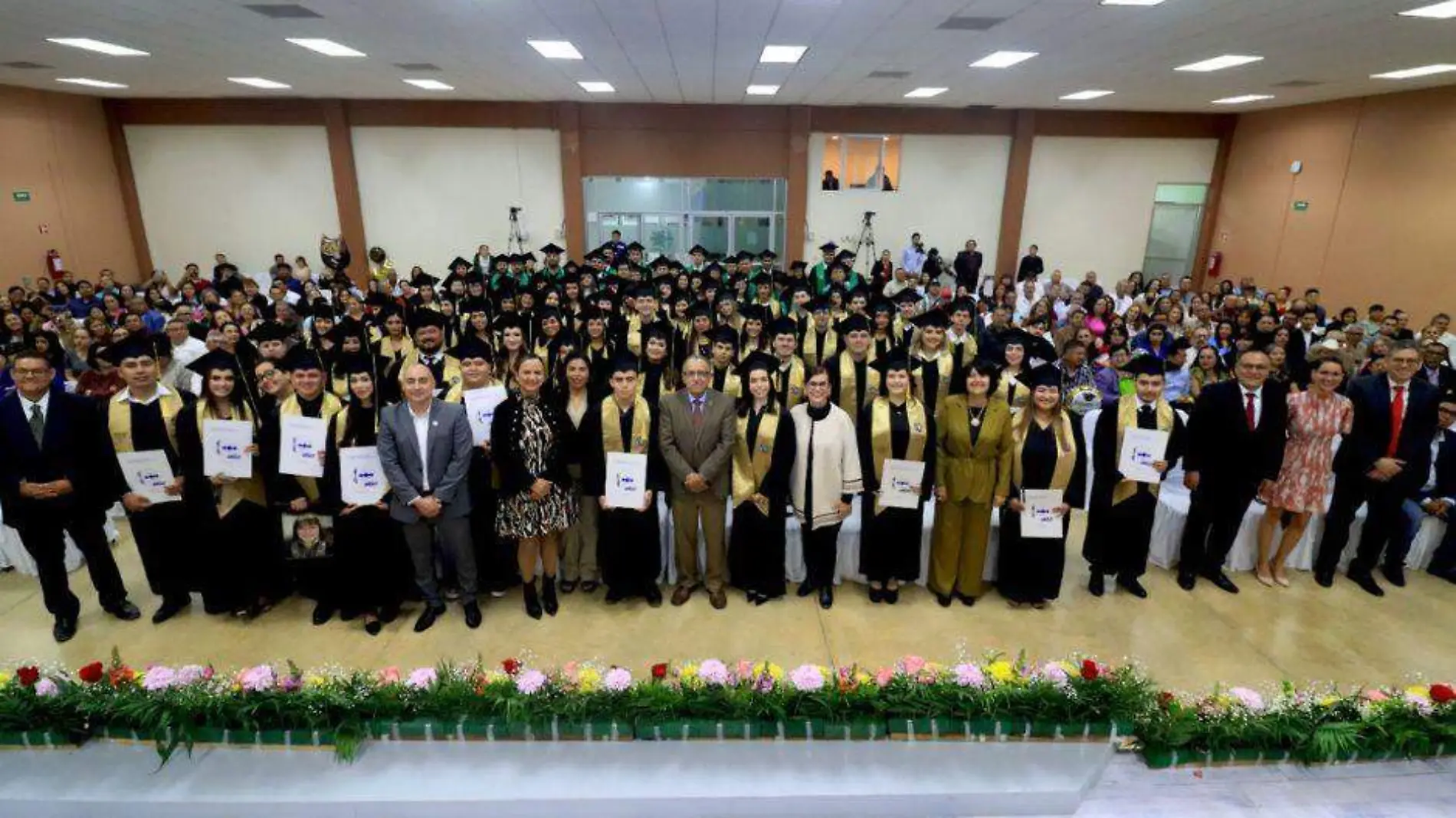 UABCS egresa 366 estudiantes de su Campus La Paz